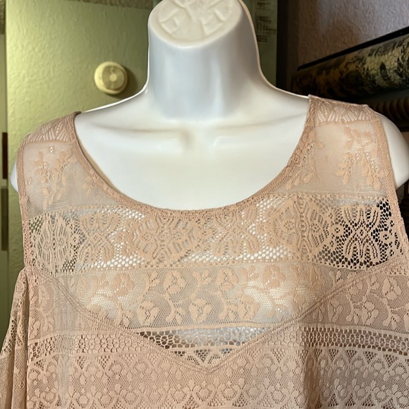 Torrid Cold Shoulder Top  Nude Color Lace with Stretch NWOT Sz 5X - Picture 3 of 14